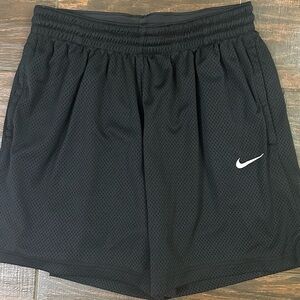 Nike Men’s polyester Size L black athletic shorts